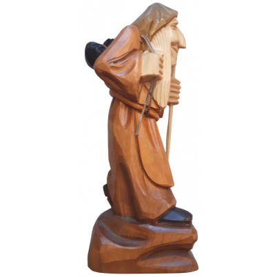 Drevená dekorácia Baba Jaga s batôžtekom