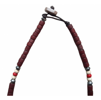 Náhrdelník drevo/kov, červené korálky mix