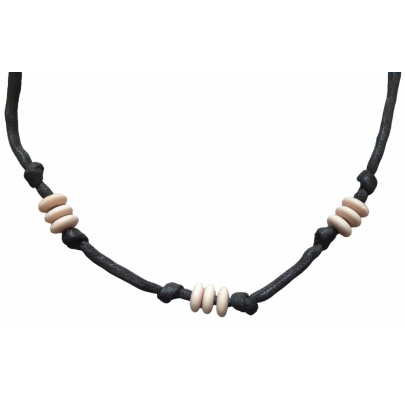 Náhrdelník kožený 9 korálikov