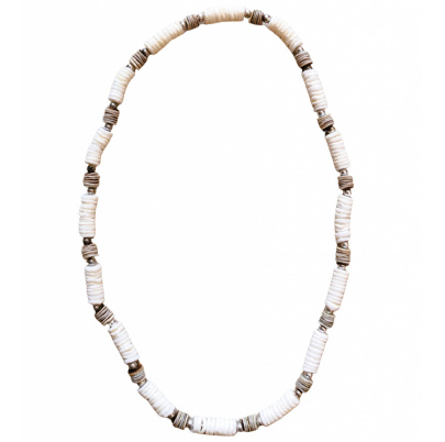 Náhrdelník z mušlí bielo šedý